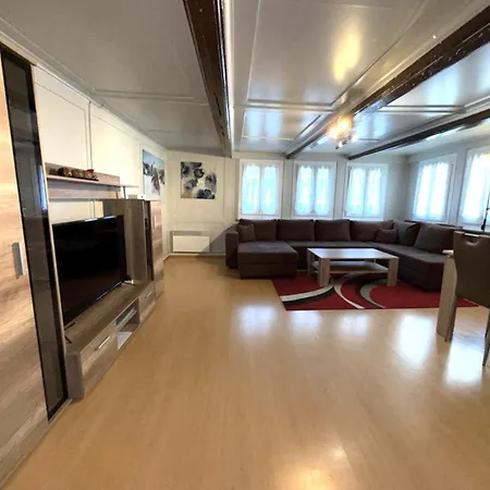 Chalet-etage Mitten Im Dorf Apartmán