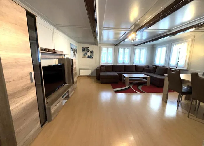 Chalet-etage Mitten Im Dorf דירה